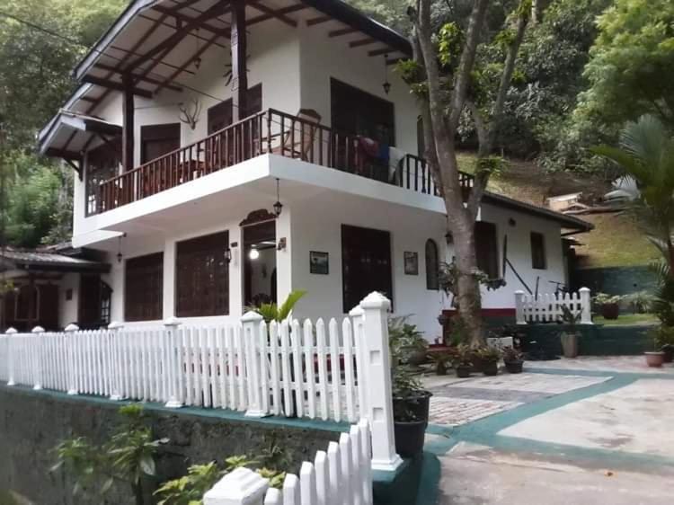 Villa25 Homestay Free Pick Up From The Centre Канди Экстерьер фото