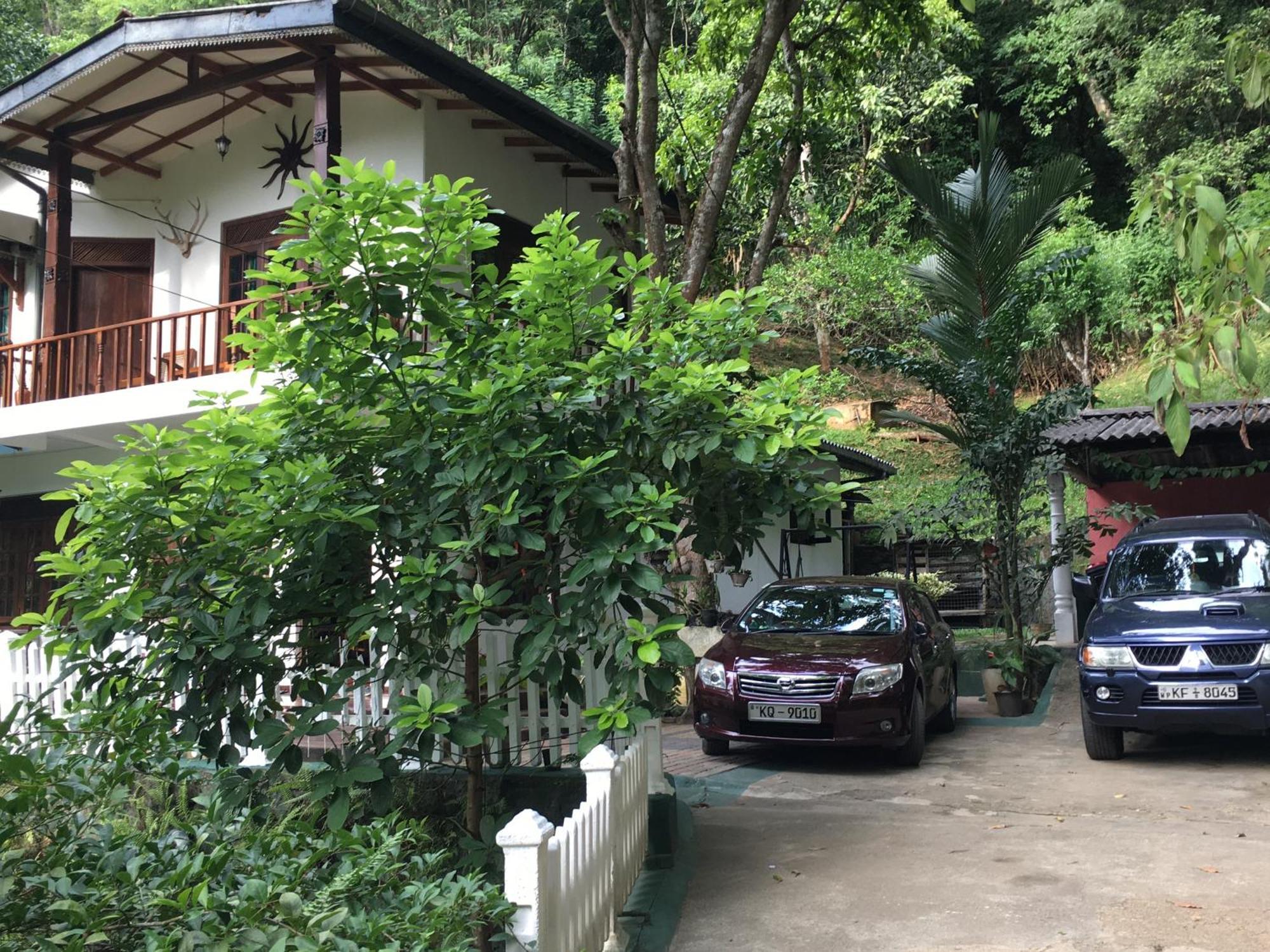 Villa25 Homestay Free Pick Up From The Centre Канди Экстерьер фото