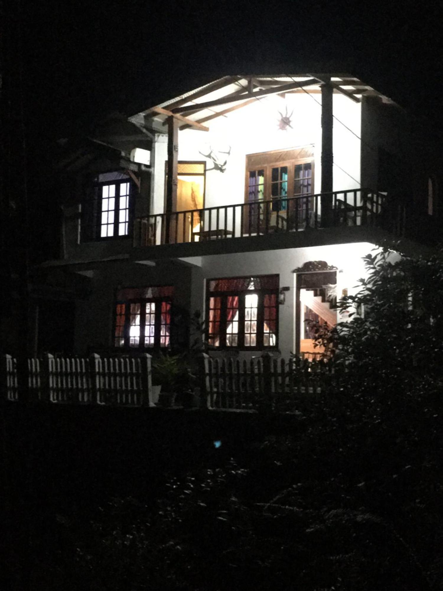 Villa25 Homestay Free Pick Up From The Centre Канди Экстерьер фото